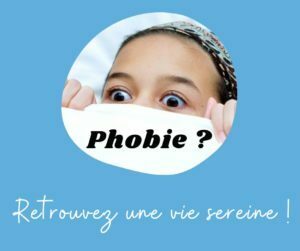 Illustration phobie : personne effrayée se cachant sous une couverture, accompagnement par hypnose à Aix-en-Provence