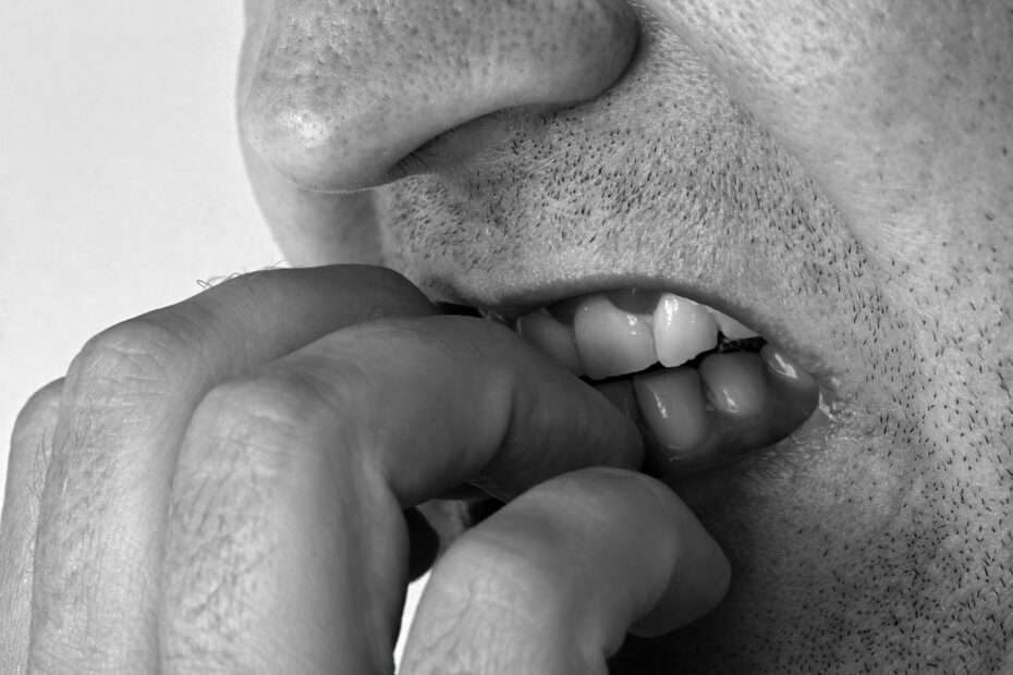 Arrêter de se ronger les ongles ? Découvrez comment l’hypnose vainc l’onychophagie, protège vos mains et booste votre confiance. Votre hypnothérapeute appelé aussi hypnotiseur ou Hypnologue vous accompagne à Aix-en-Provence